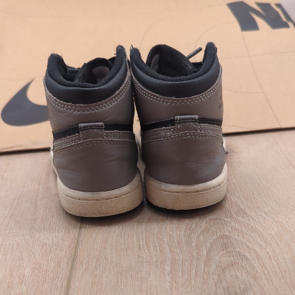Jordan One Nike - Picture 5 of 6